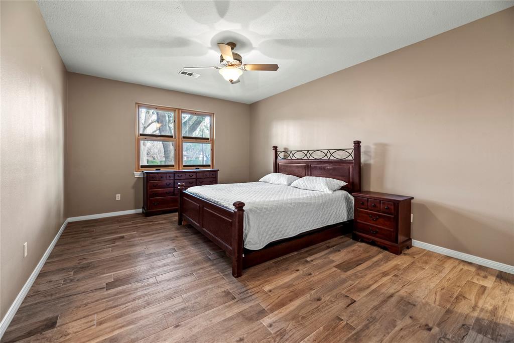 4611 Diamond Springs Drive, Missouri City, Texas image 23