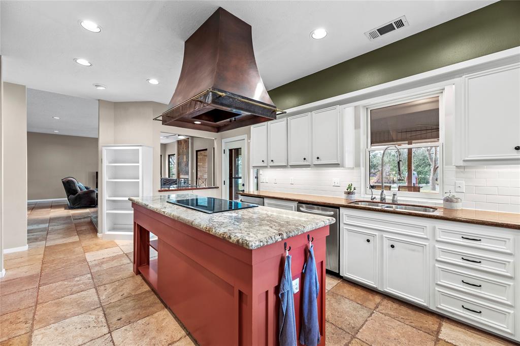 4611 Diamond Springs Drive, Missouri City, Texas image 16
