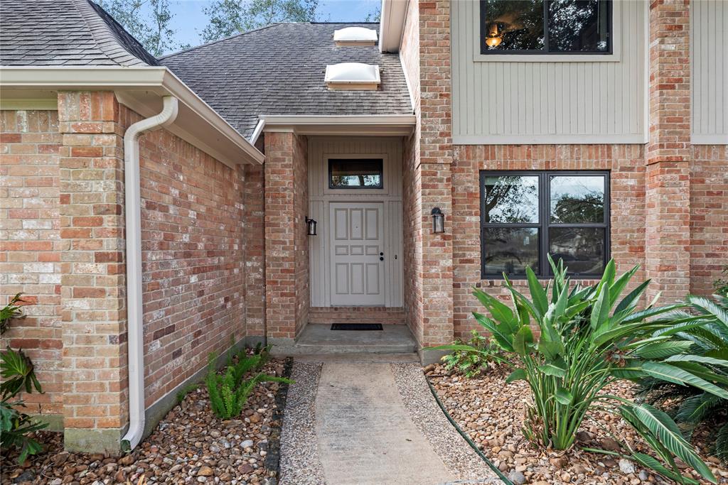 4611 Diamond Springs Drive, Missouri City, Texas image 5