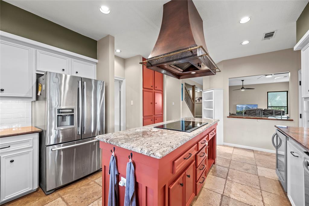 4611 Diamond Springs Drive, Missouri City, Texas image 17
