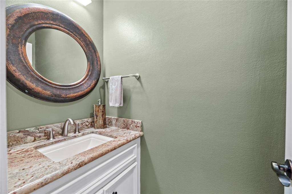 4611 Diamond Springs Drive, Missouri City, Texas image 21