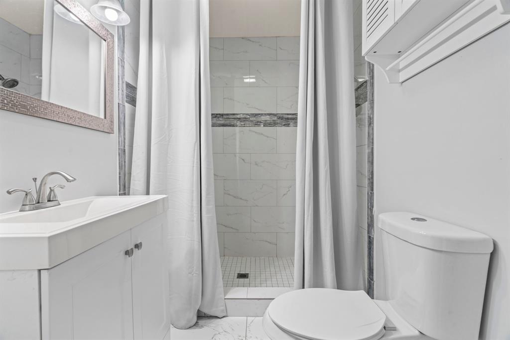 381 County Road 3404, Cleveland, Texas image 32