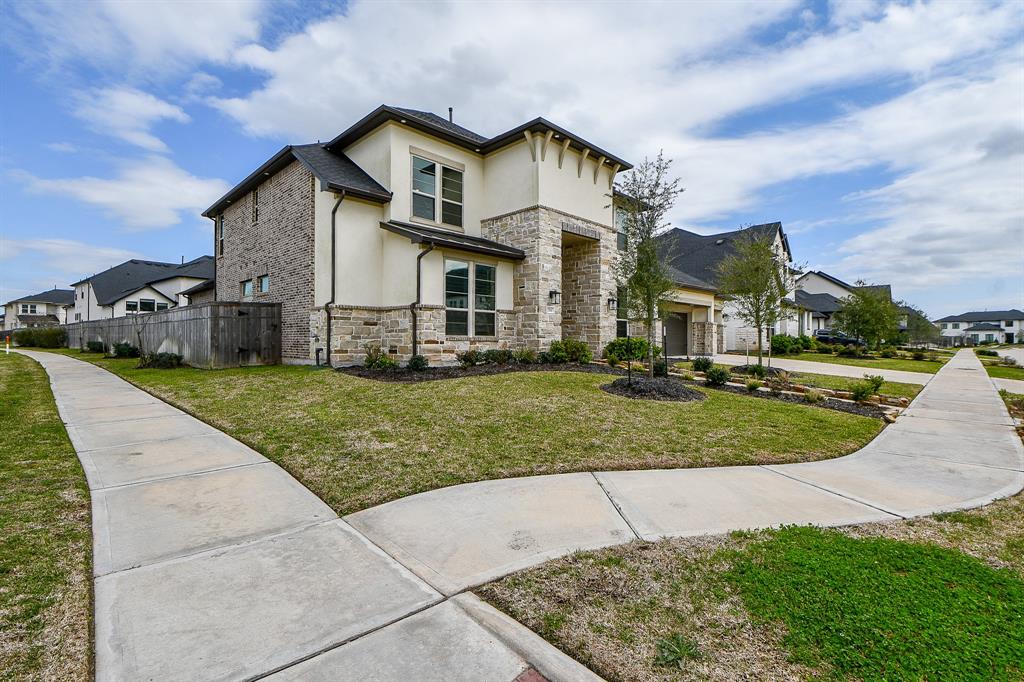 2510 Fountain Cove Lane, Missouri City, Texas image 3