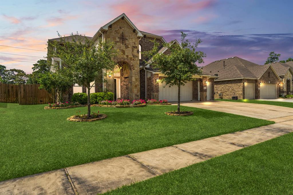 5015 Gold Lantana Trail