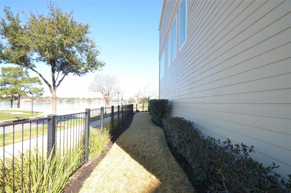 250 Breezy Way, The Woodlands, Texas image 47
