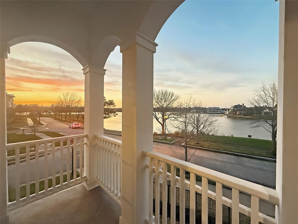250 Breezy Way, The Woodlands, Texas image 1