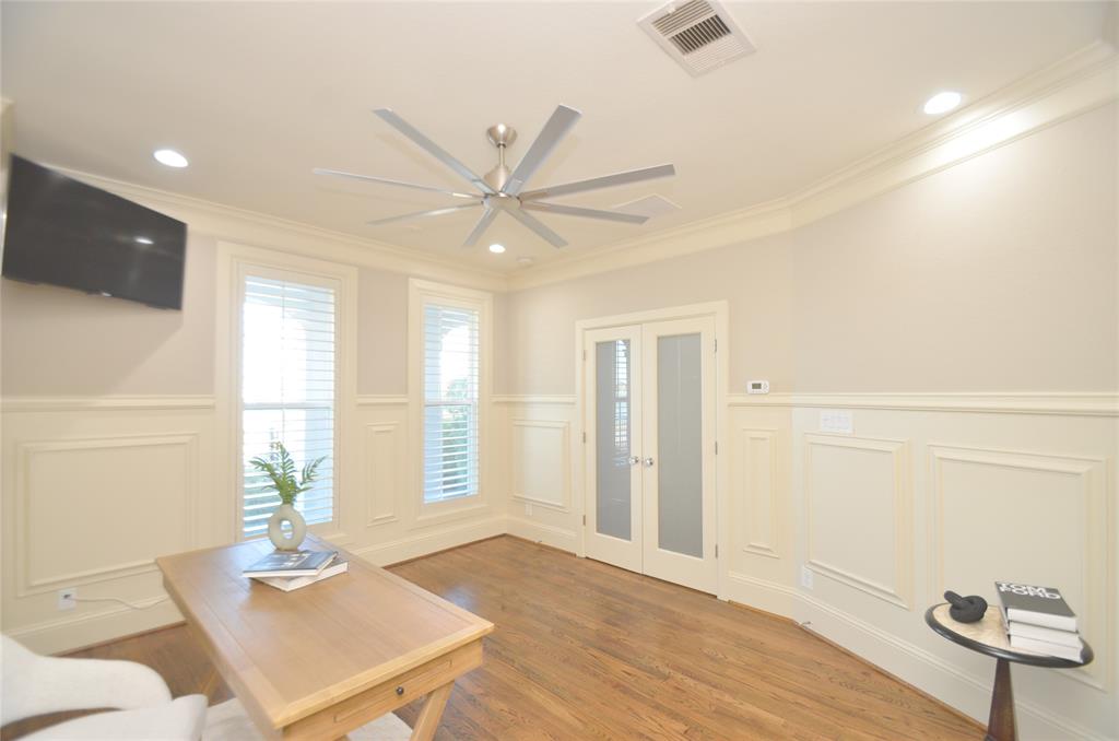 250 Breezy Way, The Woodlands, Texas image 11
