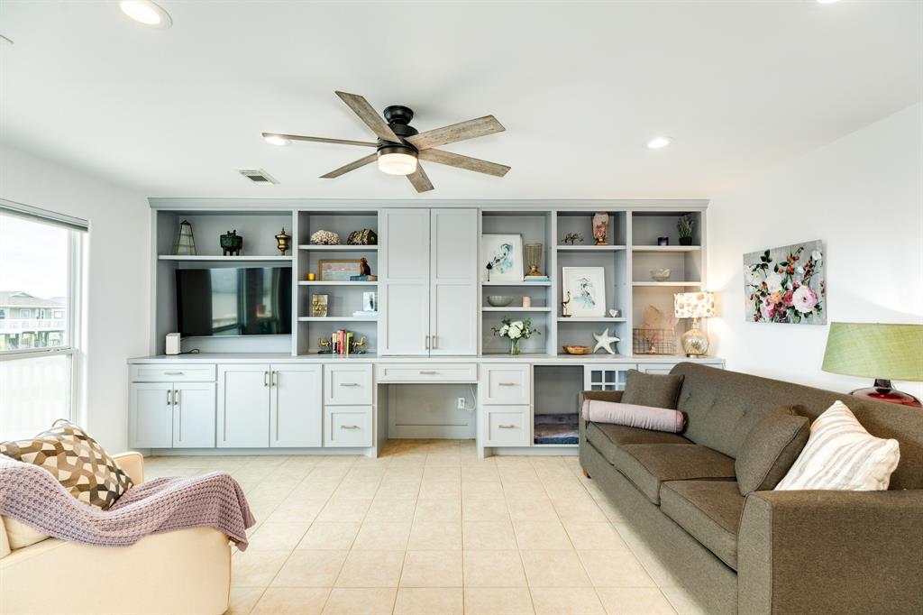 420 Seabean Street, Surfside Beach, Texas image 11