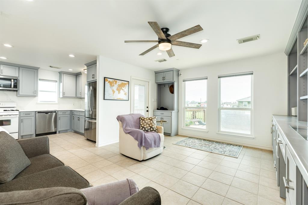 420 Seabean Street, Surfside Beach, Texas image 13