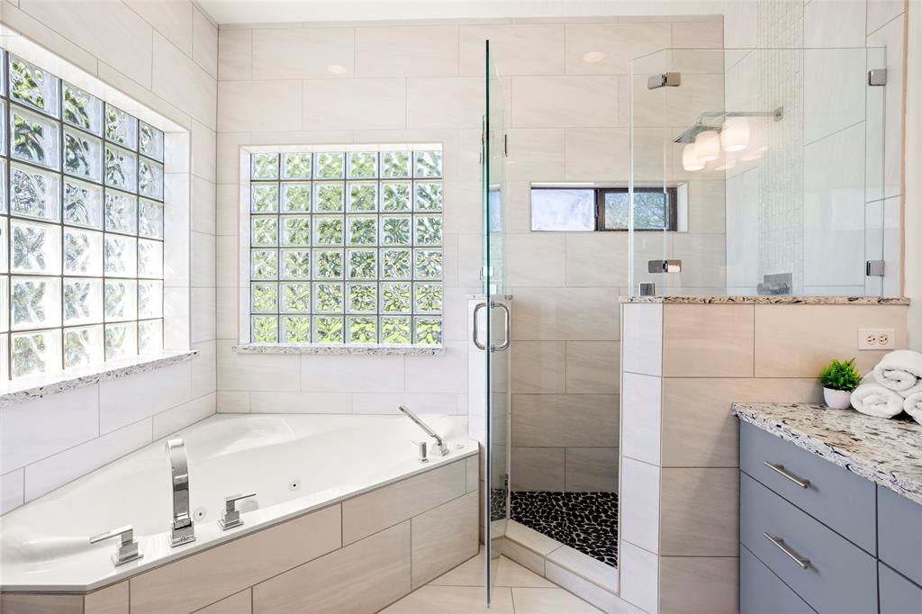 130 Lago Circle Drive, Santa Fe, Texas image 22