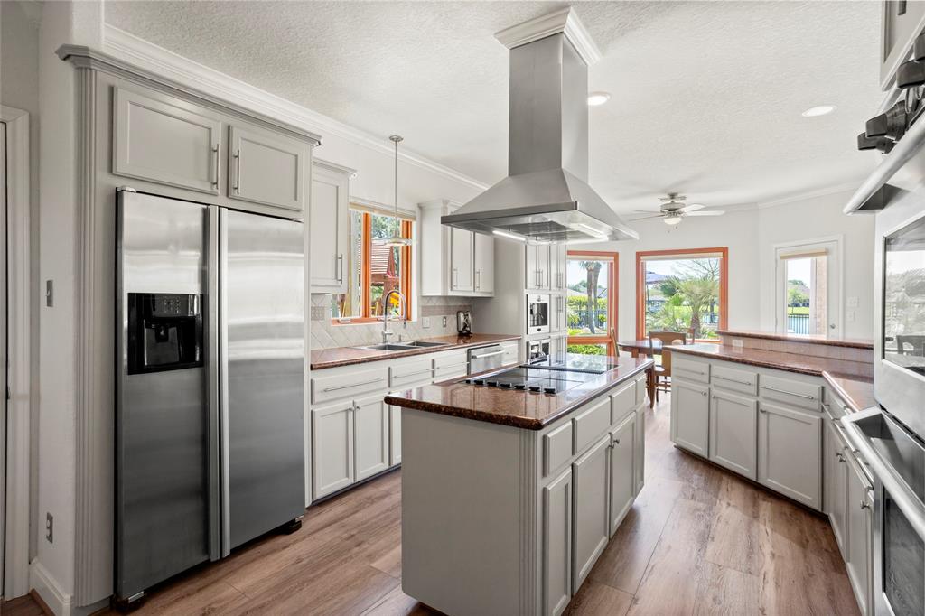 130 Lago Circle Drive, Santa Fe, Texas image 15