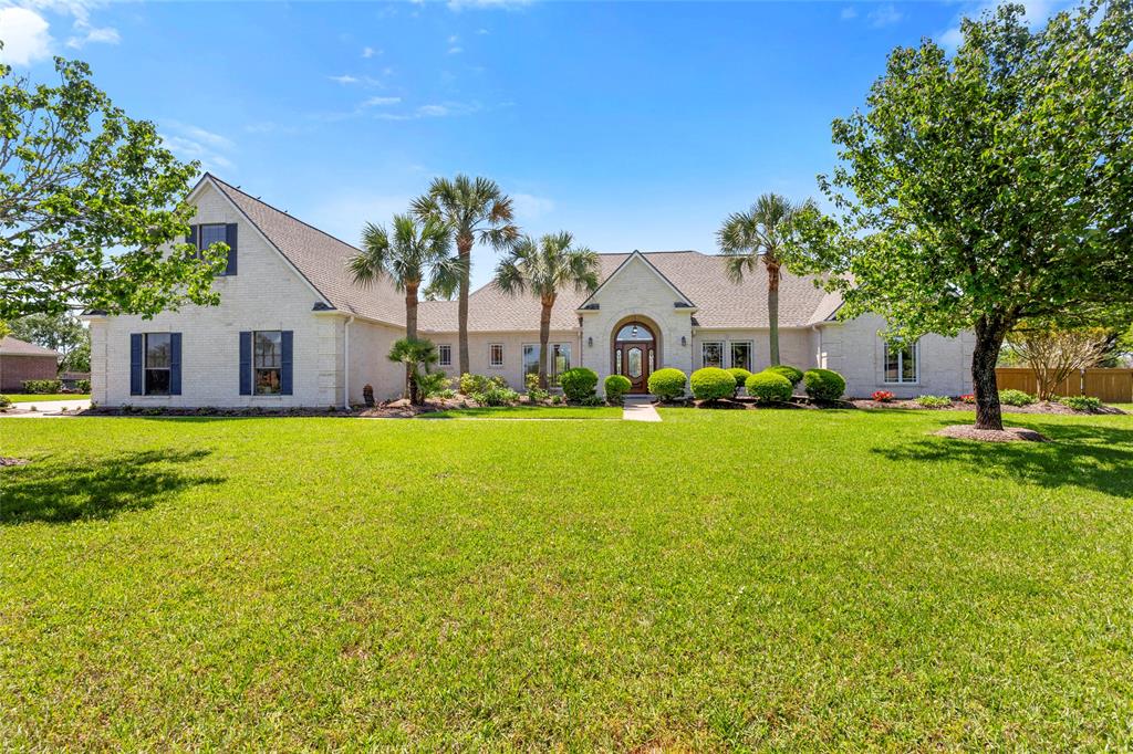 130 Lago Circle Drive, Santa Fe, Texas image 3