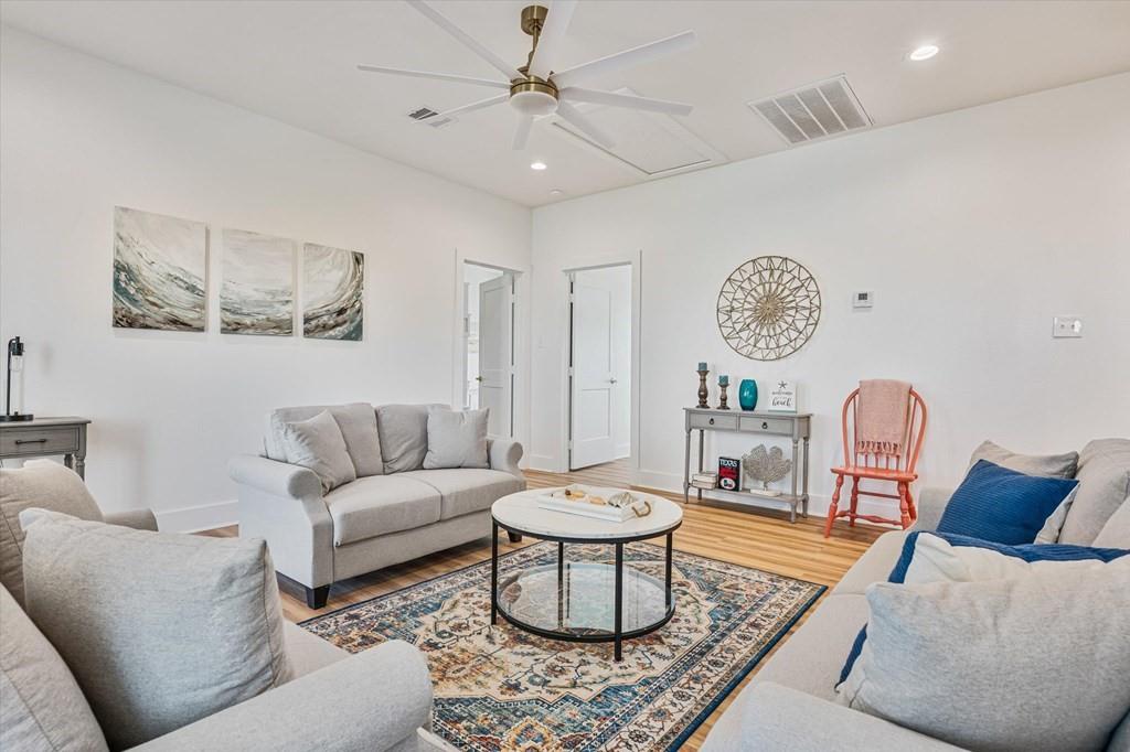 520 Annabelle Drive, Gilchrist, Texas image 31