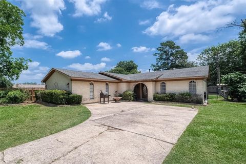 Single Family Residence in Spring TX 21834 Roseville Drive.jpg