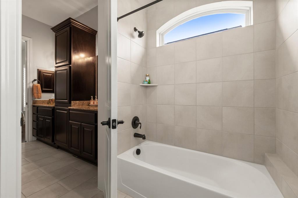 112 Angie Lane, Montgomery, Texas image 34