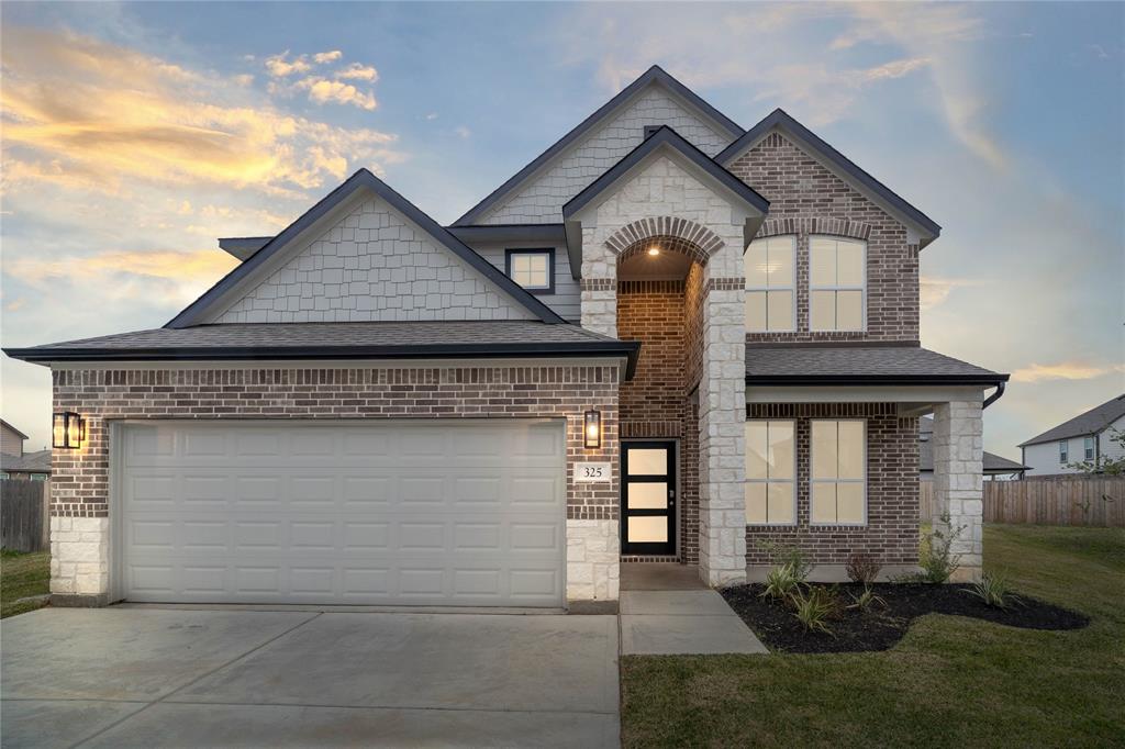 325 East Tranquil Fields Lane, Waller, Texas image 1