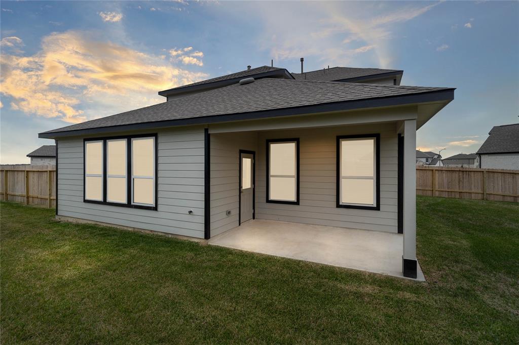 325 East Tranquil Fields Lane, Waller, Texas image 21