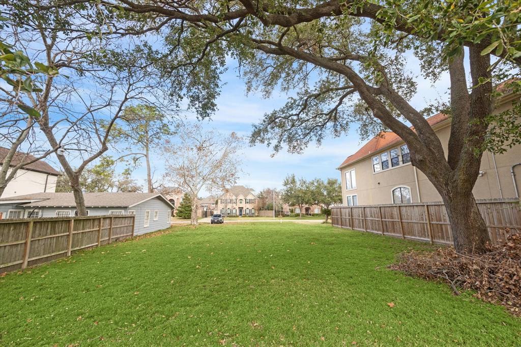 5115 Locust Street, Bellaire, Texas image 3