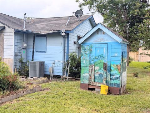 A home in Brazoria