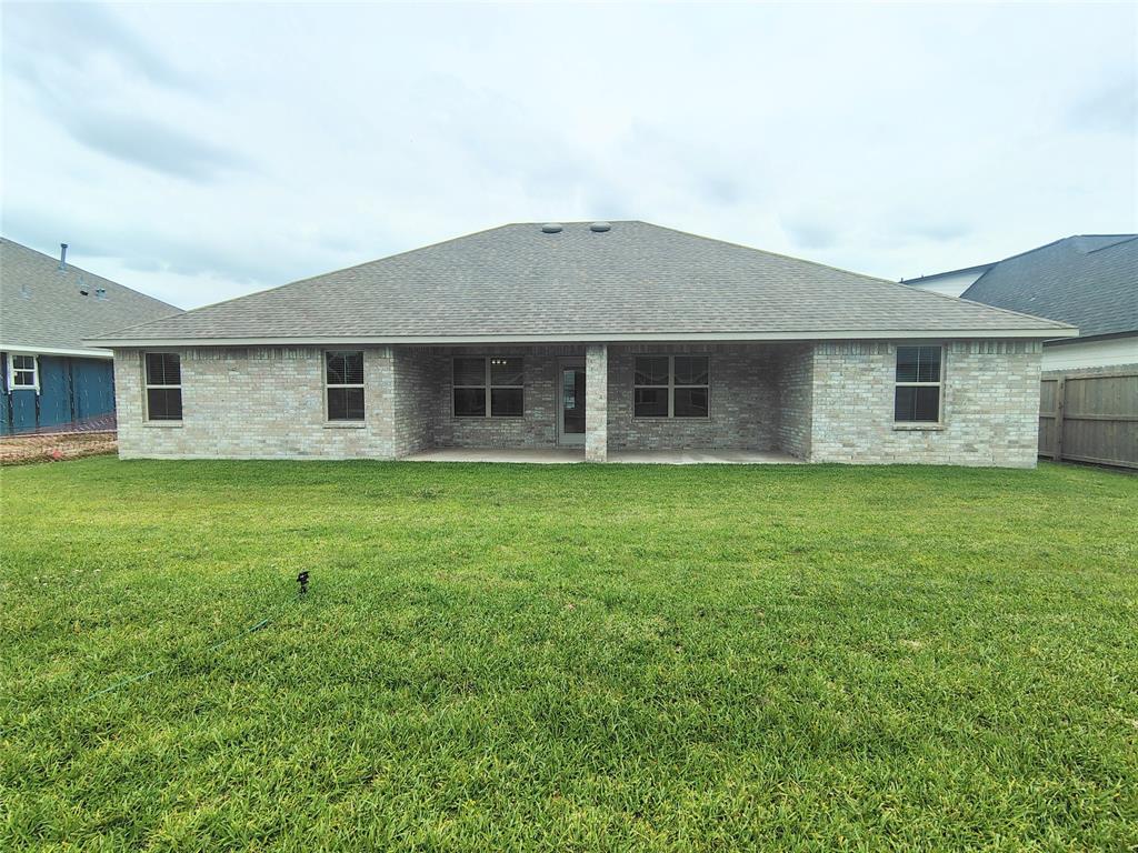 7 Greystone Court, Angleton, Texas image 13
