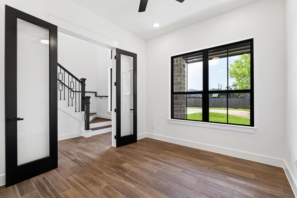 811 Easy Street, La Porte, Texas image 3