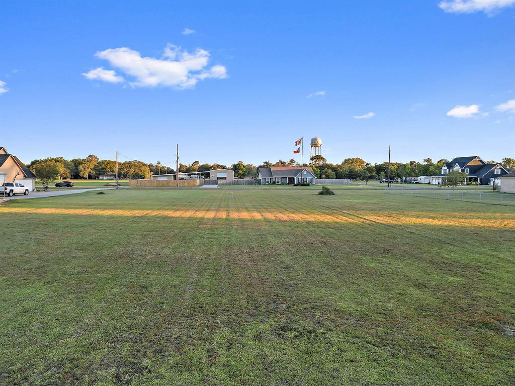 Tinkler Street, Anahuac, Texas image 17