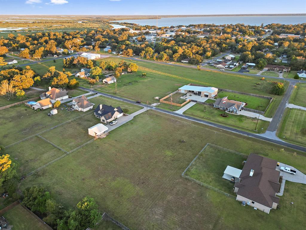 Tinkler Street, Anahuac, Texas image 6