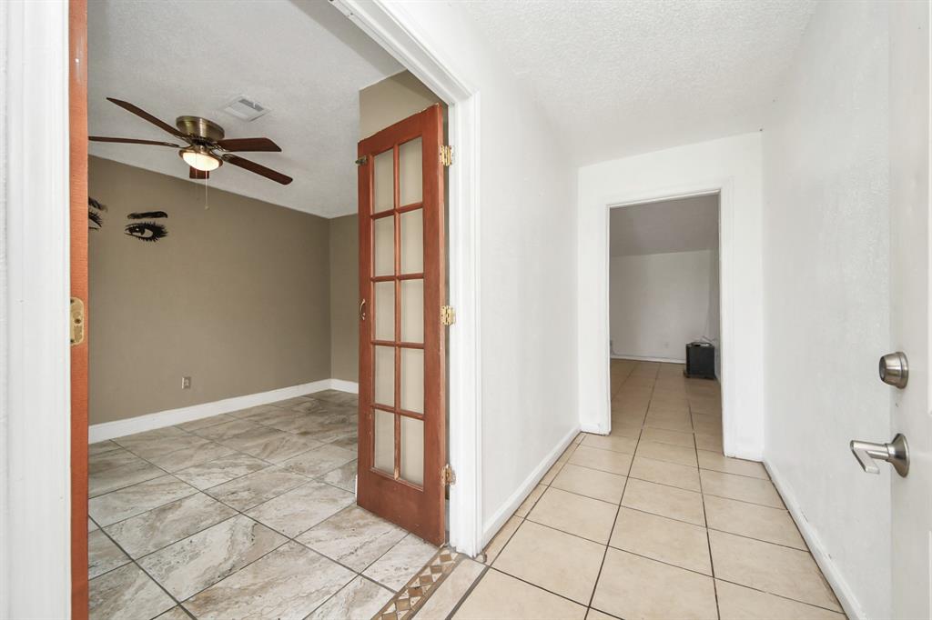 310 Harold Lane, Baytown, Texas image 6