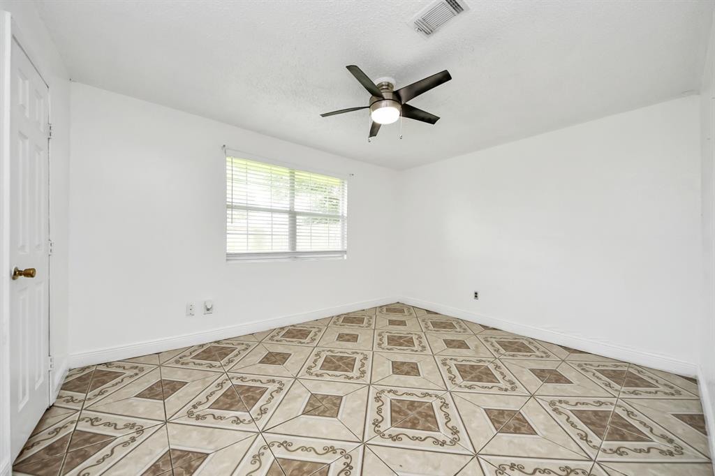 310 Harold Lane, Baytown, Texas image 23