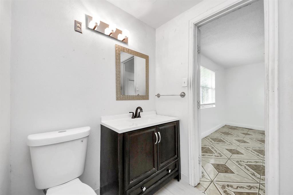 310 Harold Lane, Baytown, Texas image 29