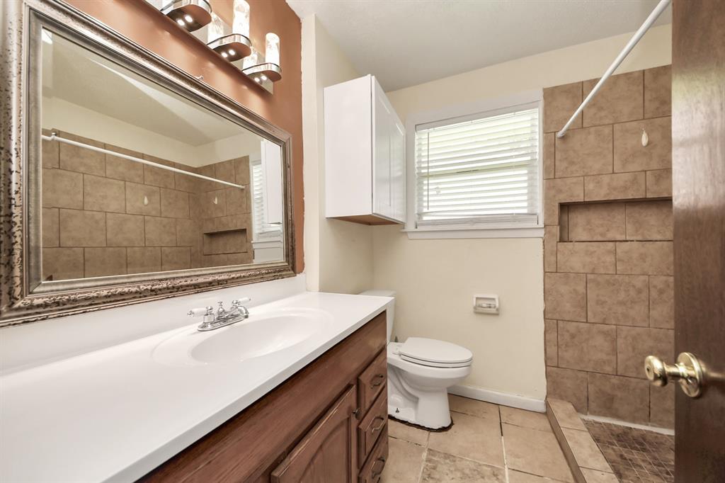 310 Harold Lane, Baytown, Texas image 19