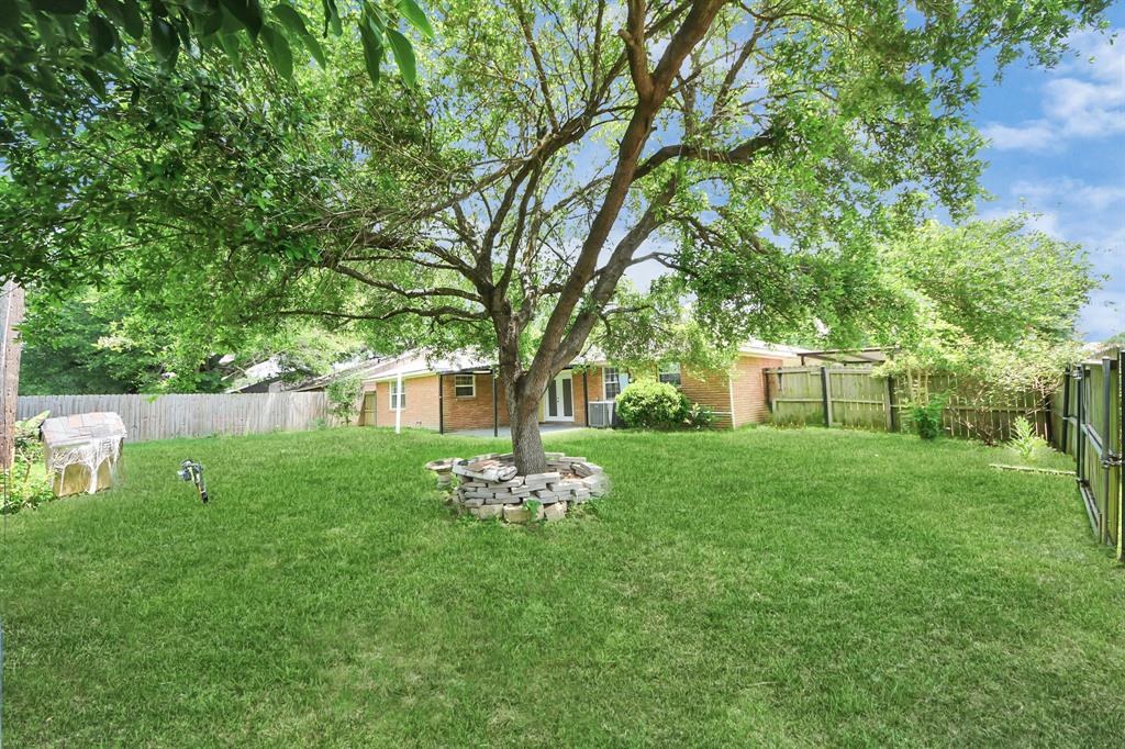 310 Harold Lane, Baytown, Texas image 31