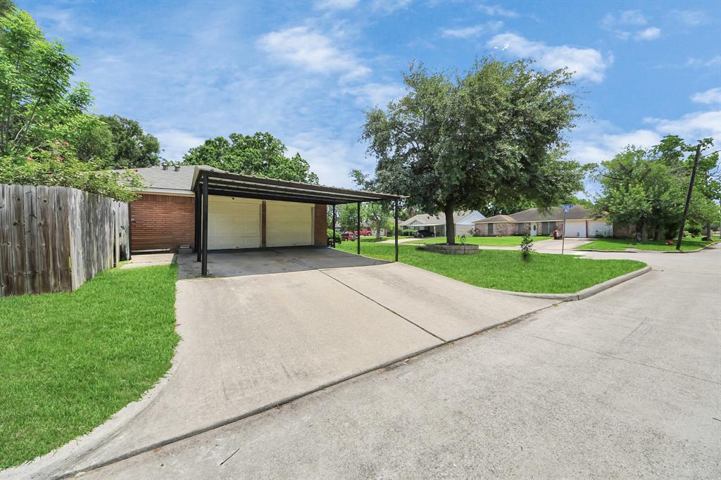 310 Harold Lane, Baytown, Texas image 5