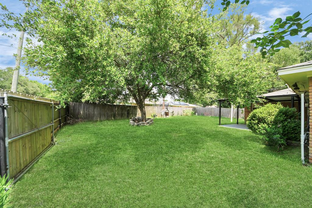 310 Harold Lane, Baytown, Texas image 33