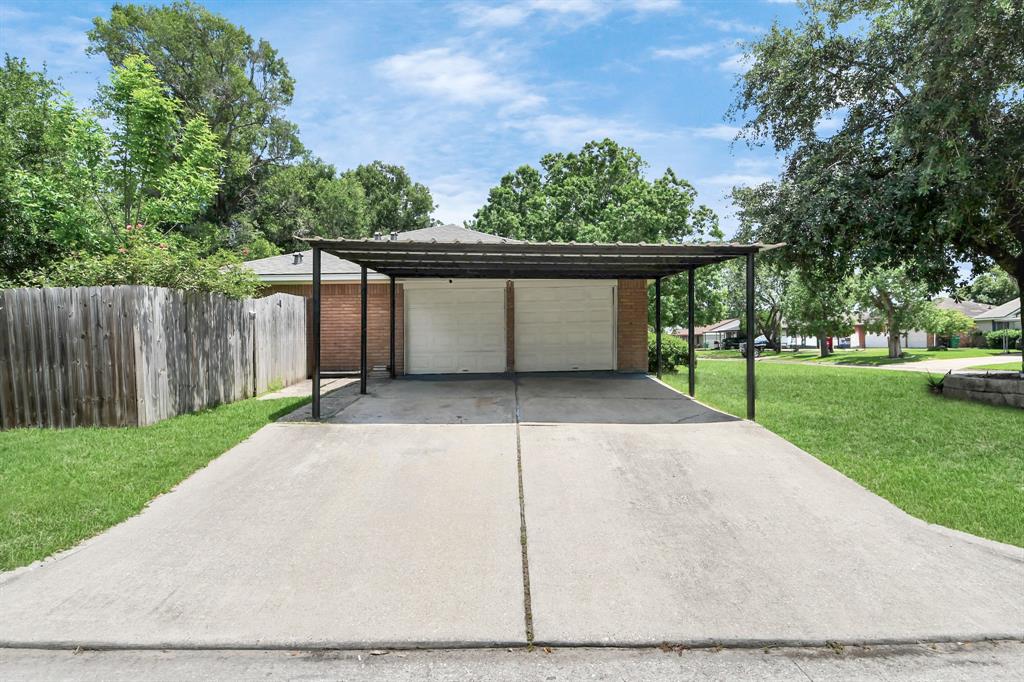 310 Harold Lane, Baytown, Texas image 4