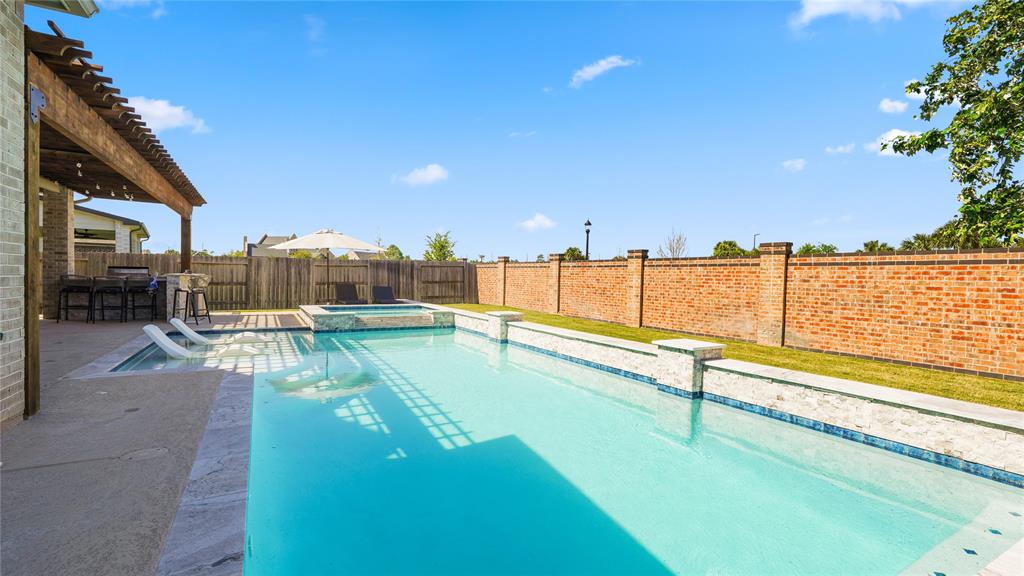15754 Deeside Spring Drive, Humble, Texas image 4