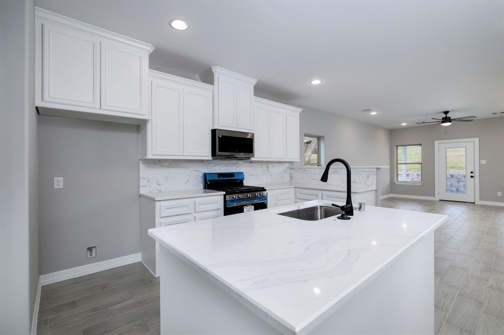 10 Snead Lane, Huntsville, Texas image 3