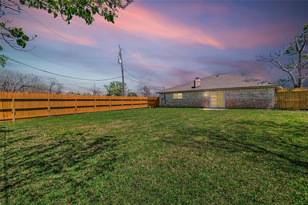 130 Oleander Street, Lake Jackson, Texas image 1