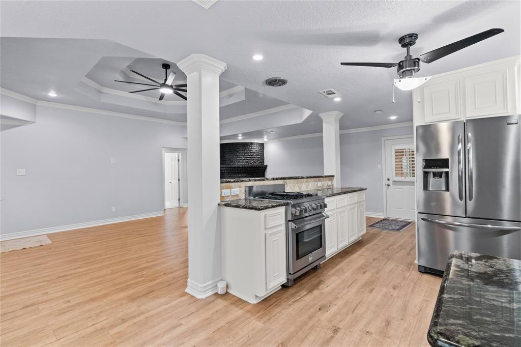 2209 Hialeah Drive, Seabrook, Texas image 6