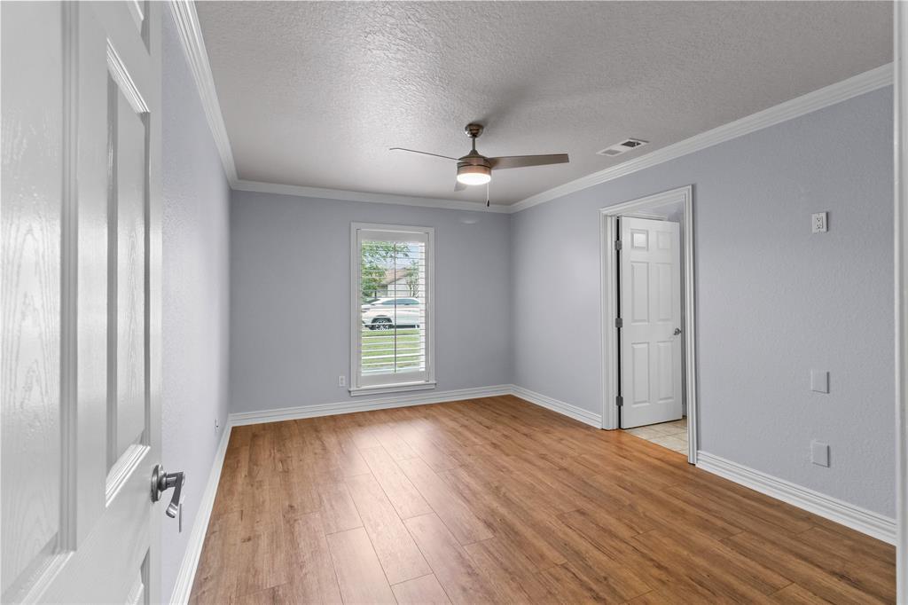 2209 Hialeah Drive, Seabrook, Texas image 14