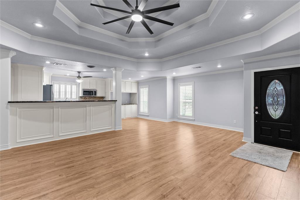 2209 Hialeah Drive, Seabrook, Texas image 3