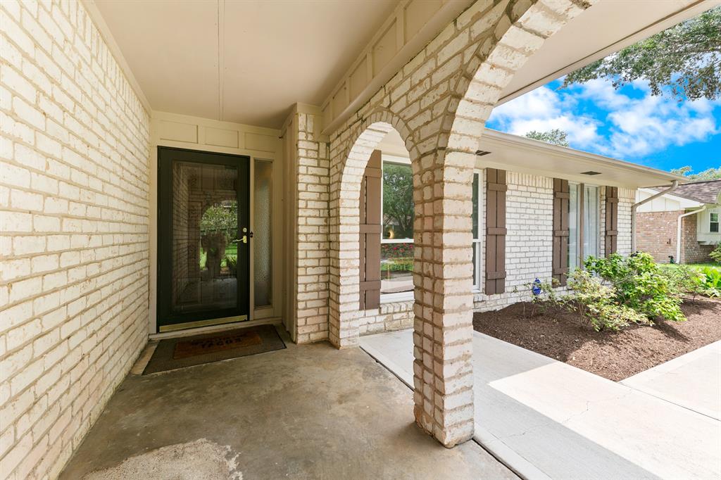 10803 Chevy Chase Drive