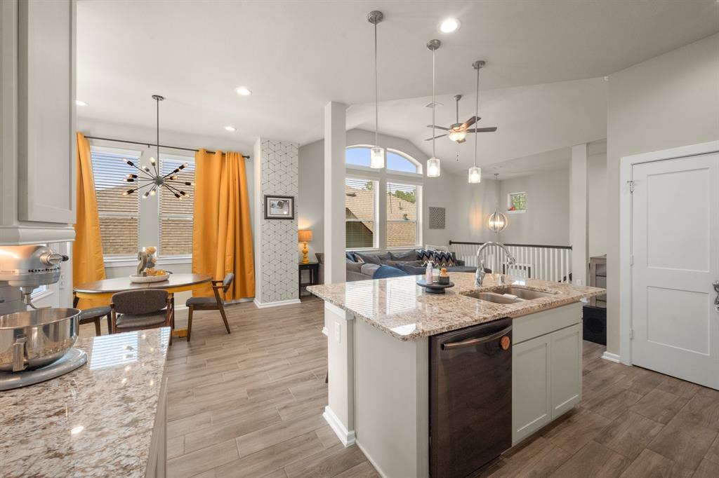 255 S Spotted Fern Drive, Montgomery, Texas image 15