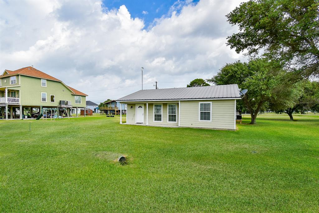 880 Swallow Drive