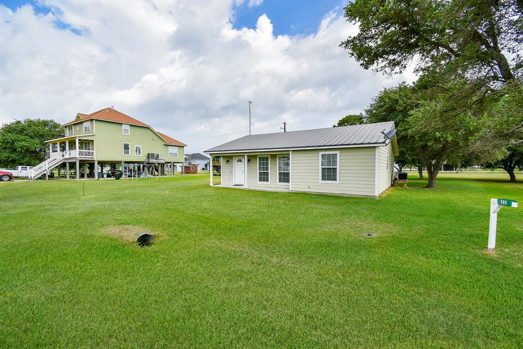 880 Swallow Drive