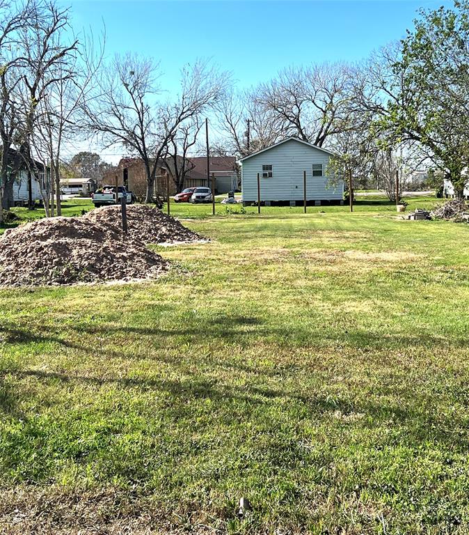 808 Dunlap Street, El Campo, Texas image 5