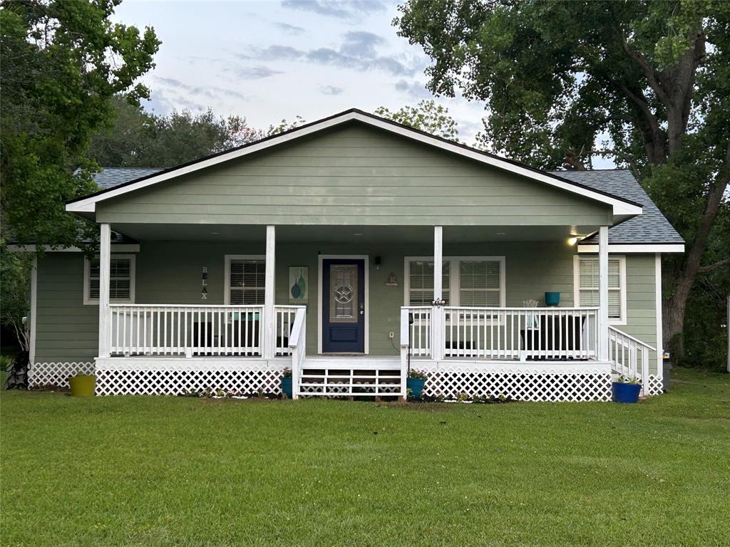 8012 Bellwood Drive, Hitchcock, Texas image 1