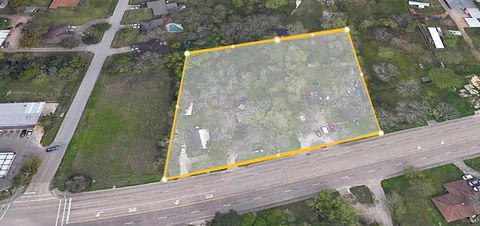 5011,5015,5017, 5021 E FM 517 Dickinson TX 77539