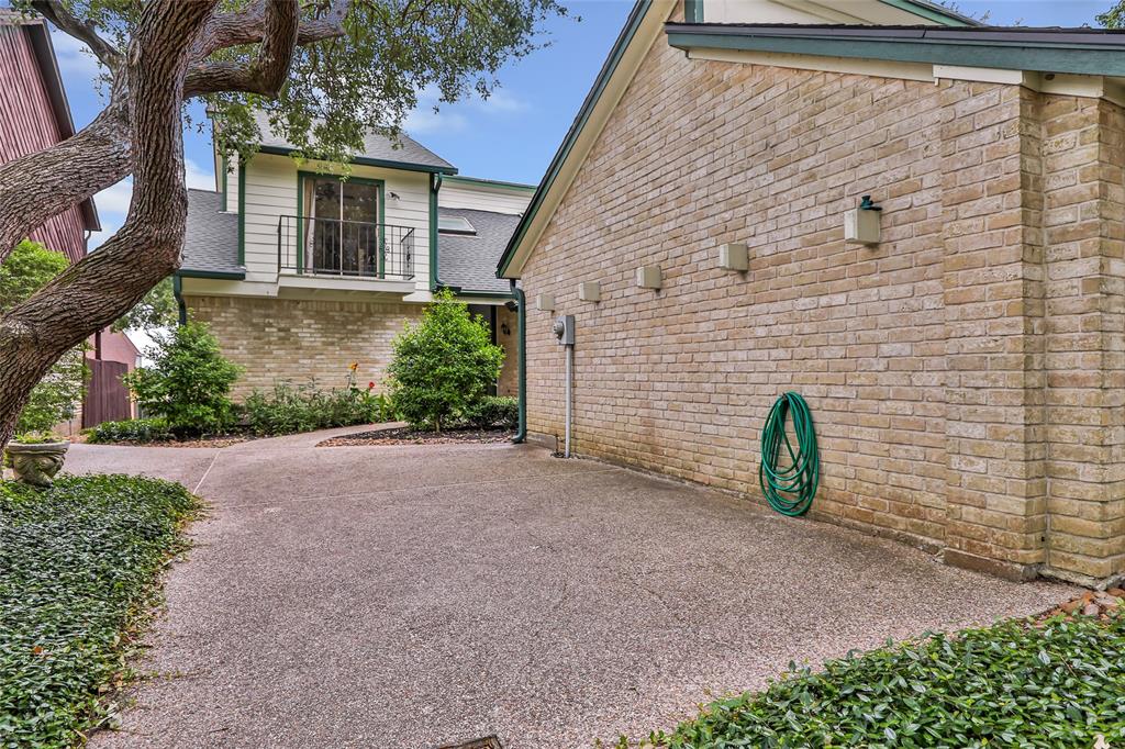 20134 Atascocita Shores Drive, Humble, Texas image 2
