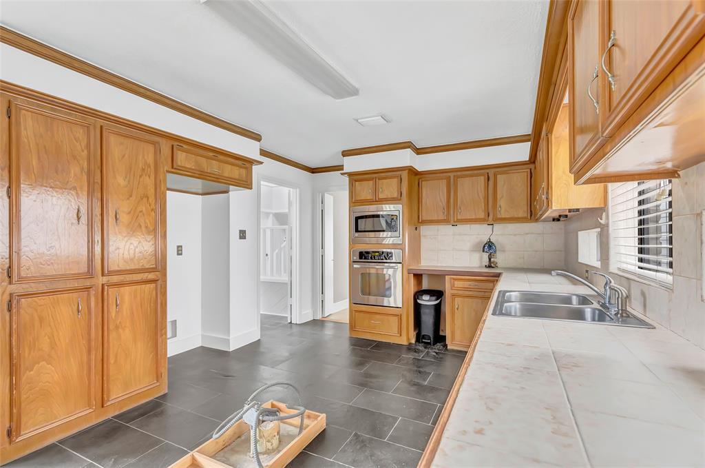 20134 Atascocita Shores Drive, Humble, Texas image 17